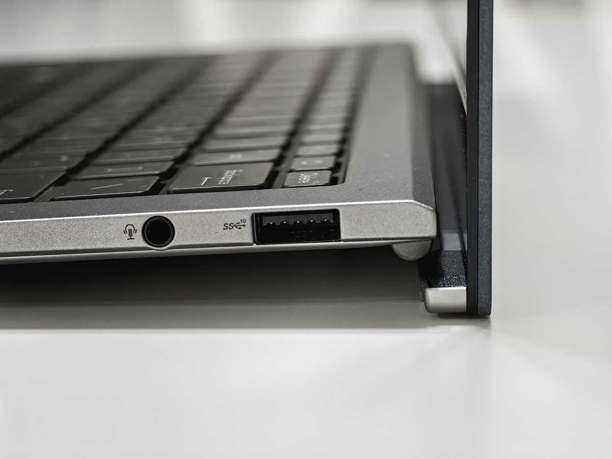 ASUS Zenbook S 13 OLED UX5304 9.jpg - SmartLife / Ilija Baošić   ASUS Zenbook S 13 OLED UX5304 9.jpg - SmartLife / Ilija Baošić