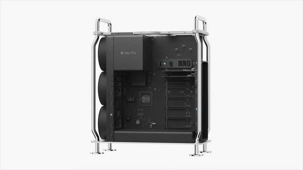  WWDC 2023 — June 5 _ Apple 16-17 screenshot (1).jpg - YouTube / Apple 