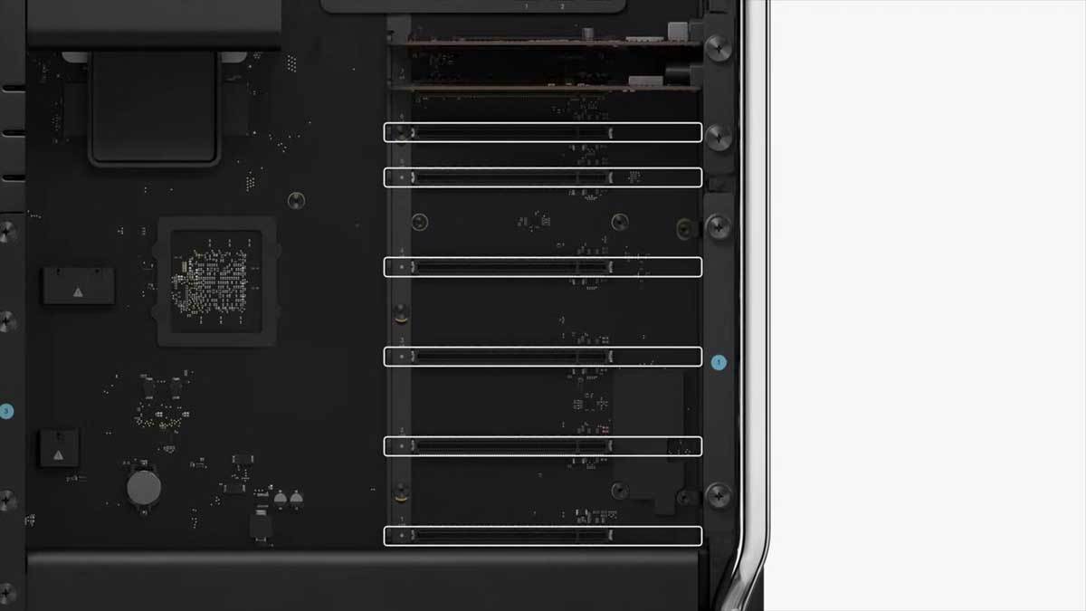  WWDC 2023 — June 5 _ Apple 17-58 screenshot.jpg - YouTube / Apple 