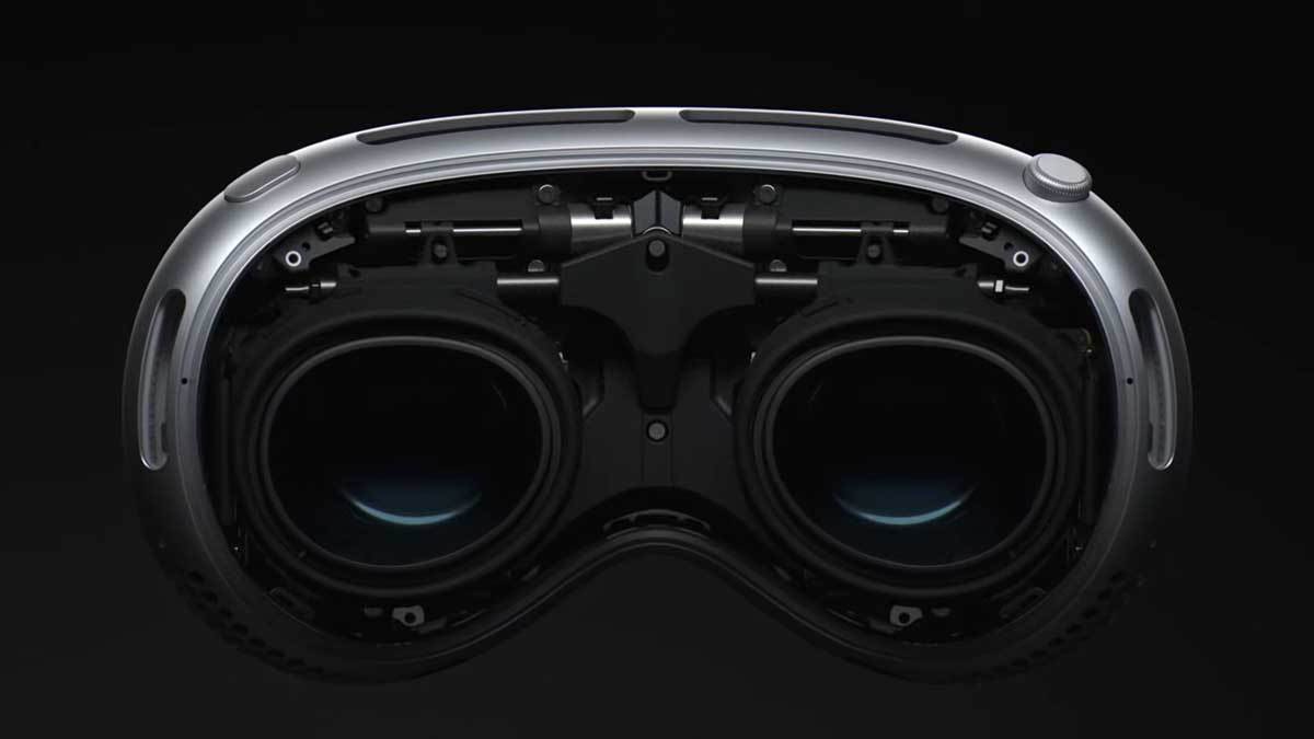  WWDC 2023 — June 5 _ Apple 1-47-52 screenshot.jpg - YouTube / Apple 