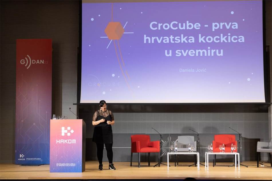 HAKOM CroCube HAKOM CroCube