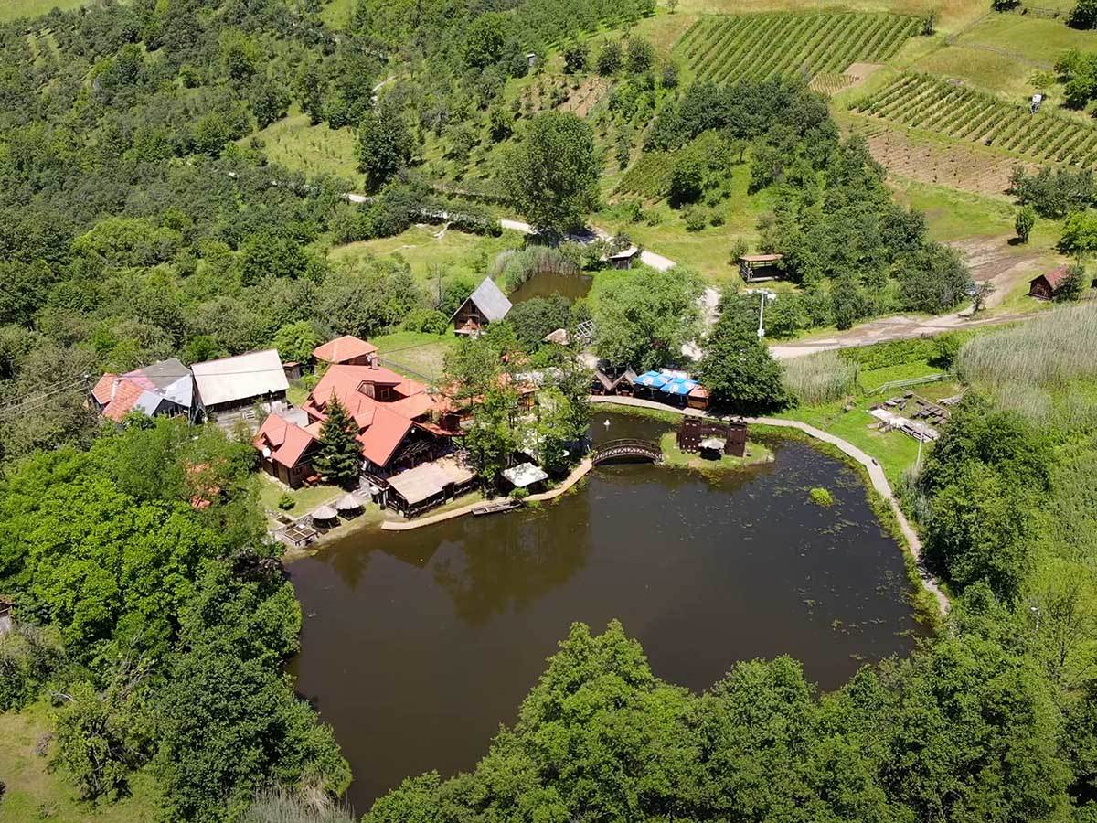 Kopaonik 2.jpg - YouTube / infoKOP   Kopaonik 2.jpg - YouTube / infoKOP