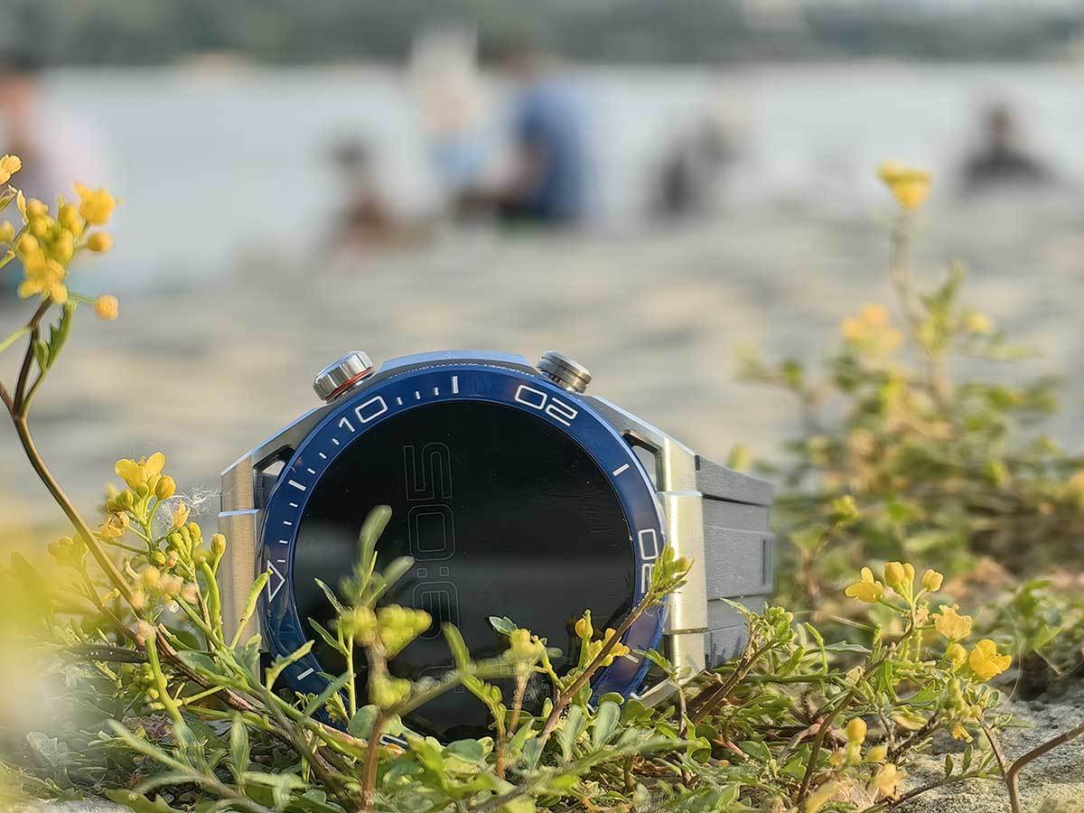 Huawei Watch Ultimate sat.jpg   Huawei Watch Ultimate sat.jpg