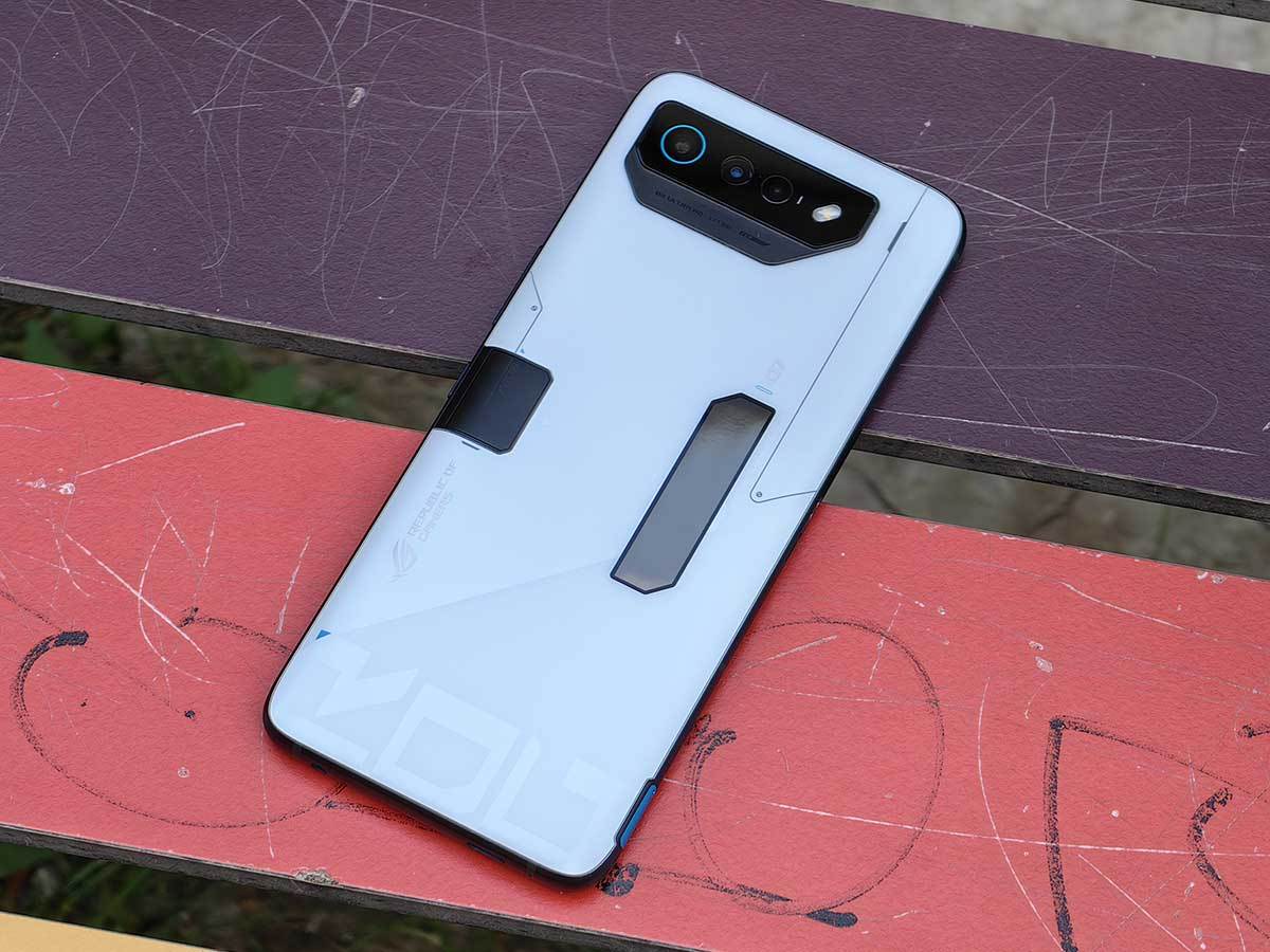  ROG Phone 7 Ultimate dizajn 34.jpg - SmartLife / Ilija Baošić 