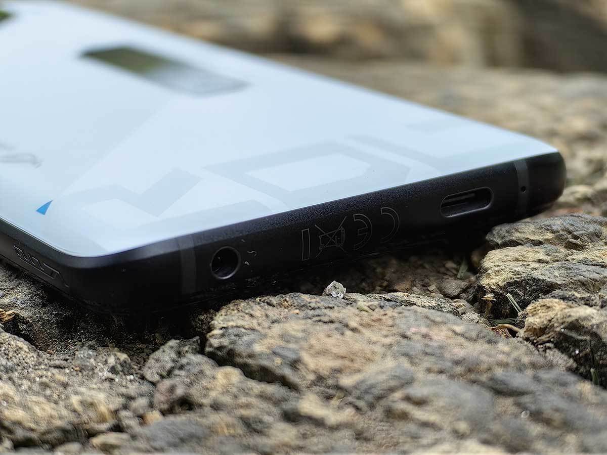  ROG Phone 7 Ultimate dizajn 10.jpg 