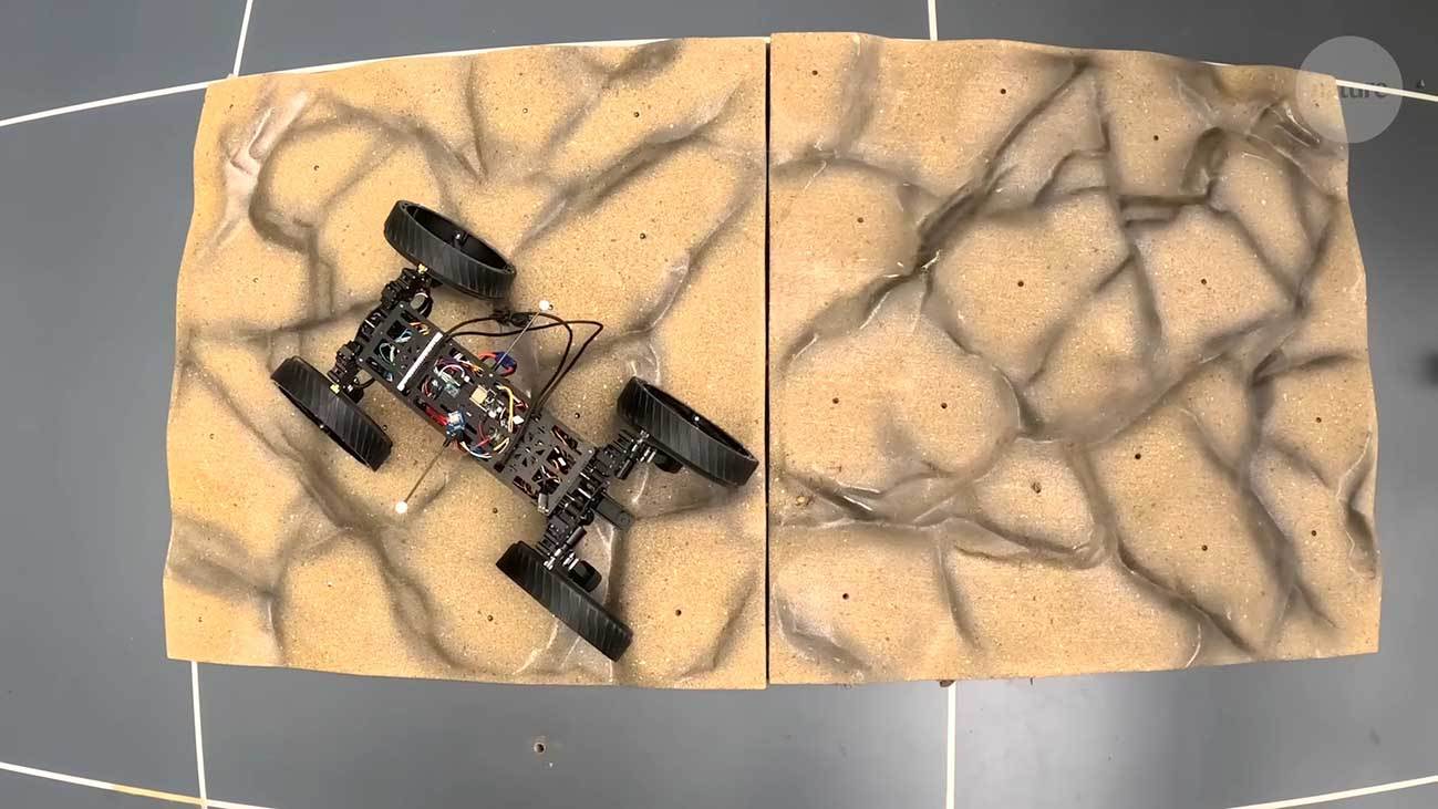 Morphobot M4 2.jpg   Morphobot M4 2.jpg