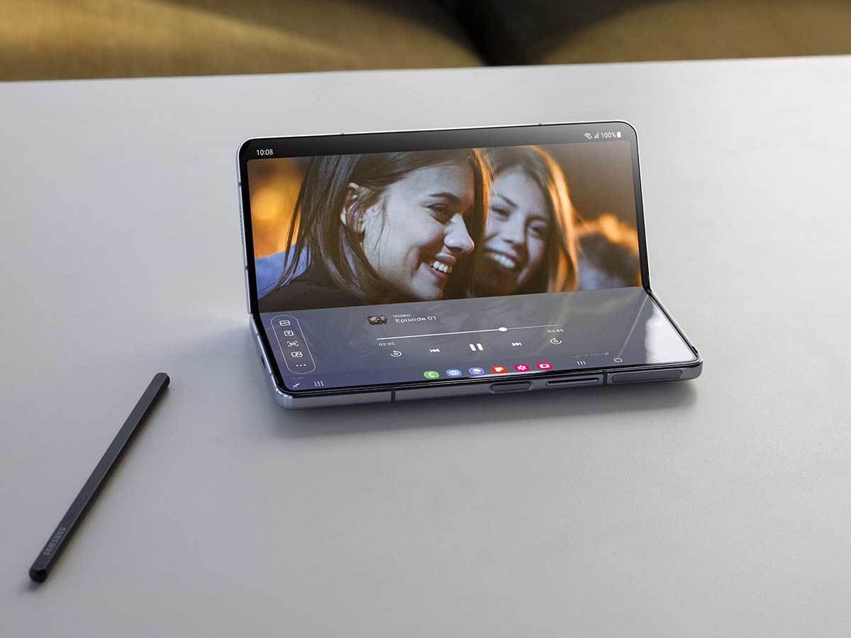 Samsung Galaxy Z Fold5  2.jpg - Samsung   Samsung Galaxy Z Fold5  2.jpg - Samsung