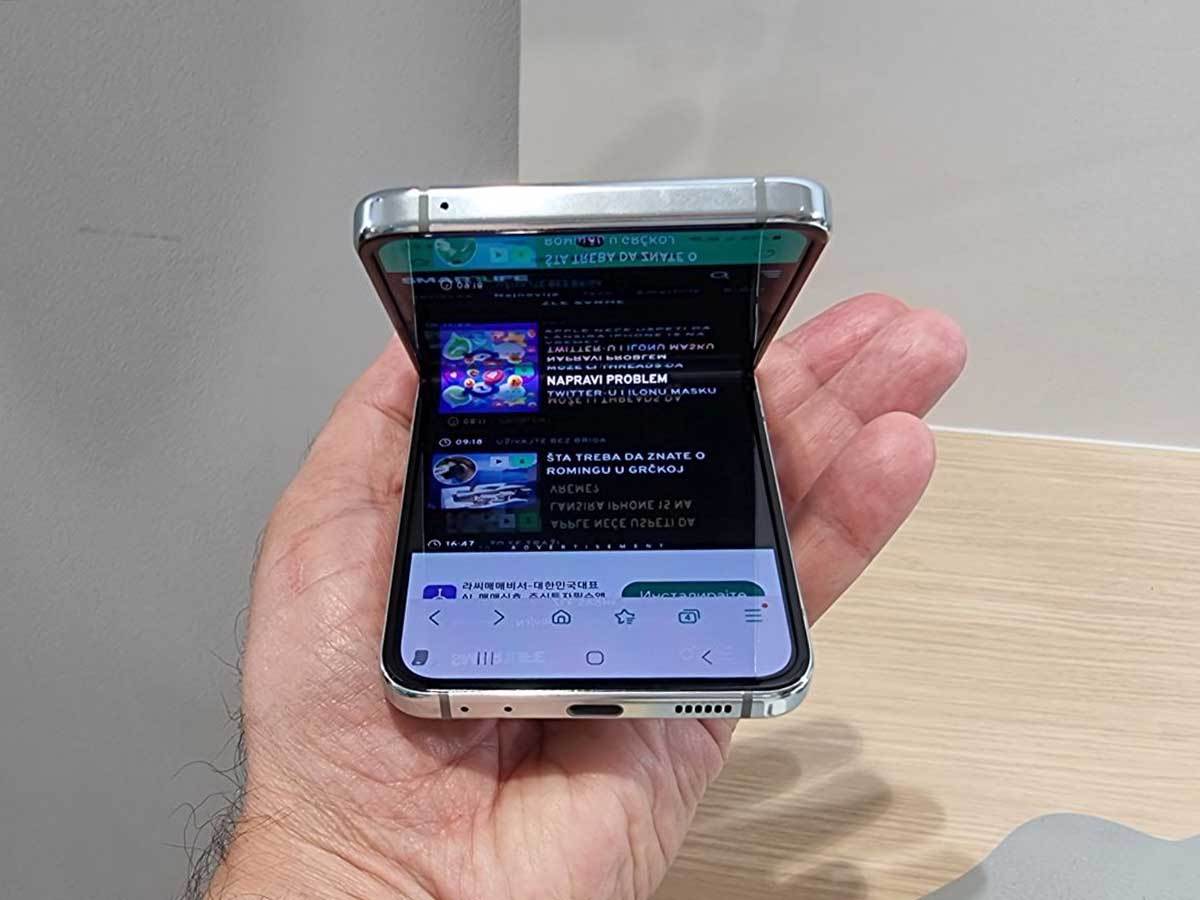  Samsung Galaxy Z Flip5 uživo 5.jpg 