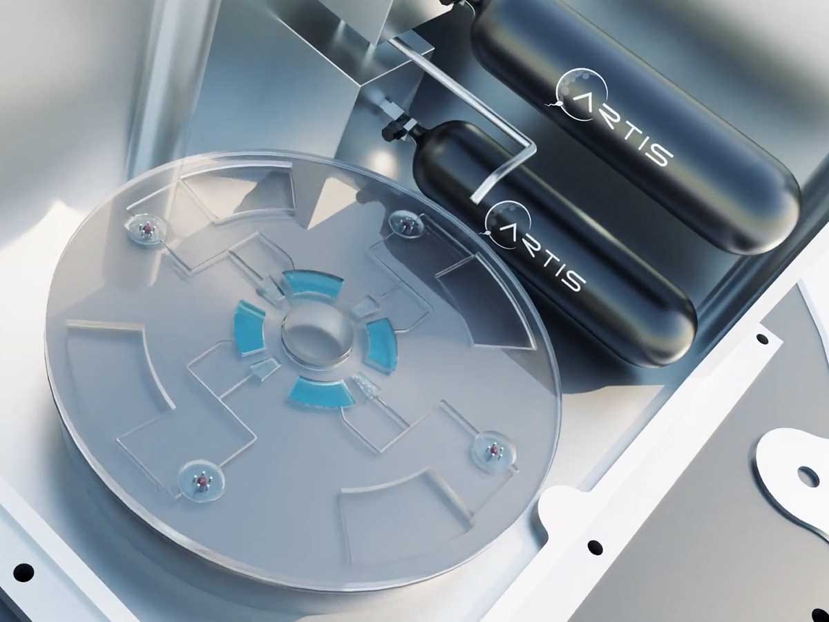  SpaceBorn United 4.jpg - YouTube / SpaceBorn United 