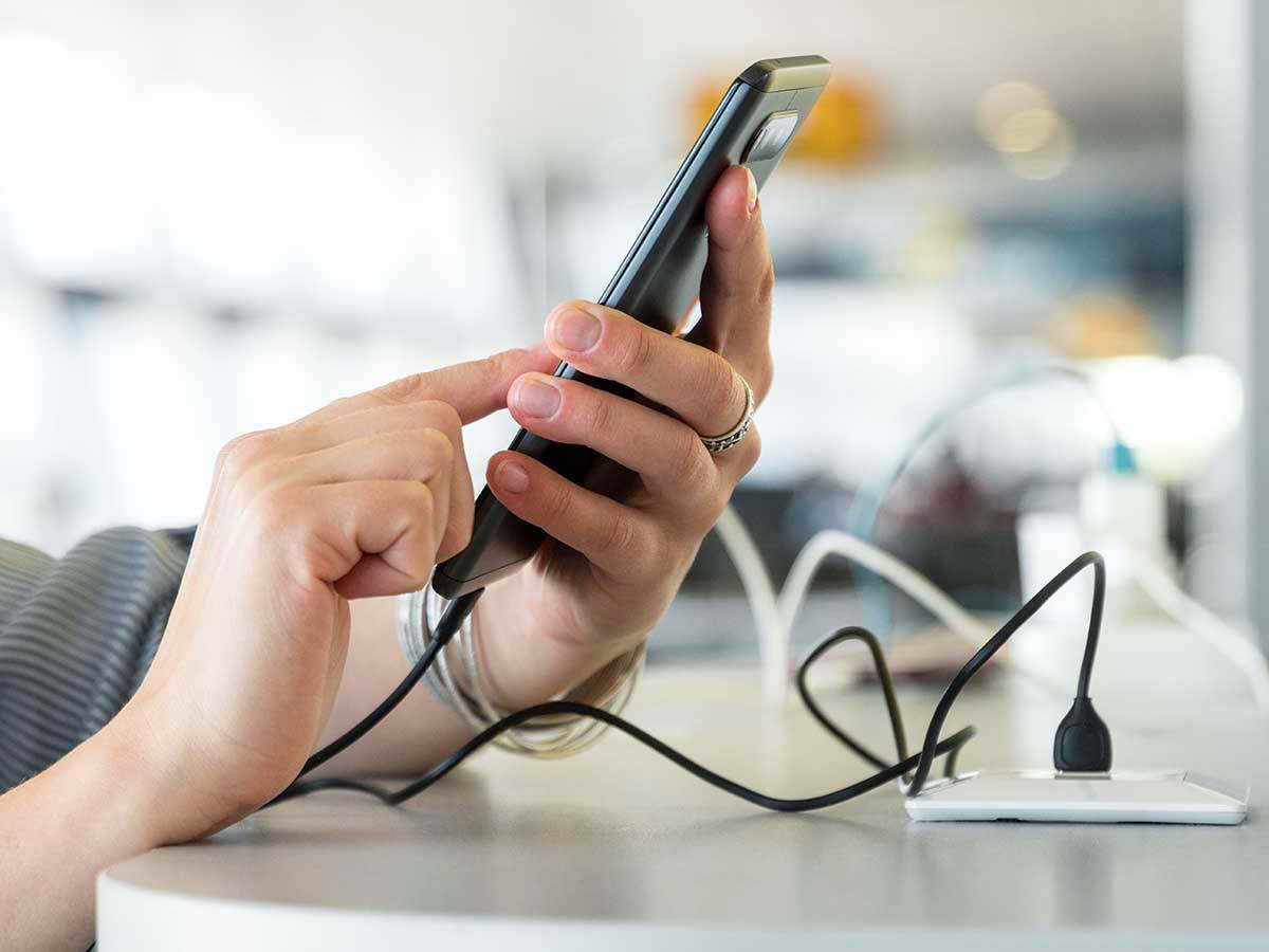 USB punjenje telefona   USB punjenje telefona