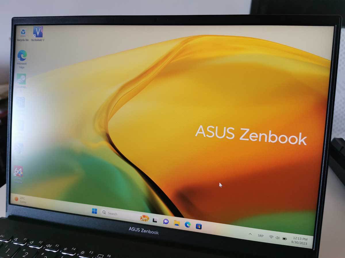  ASUS Zenbook 14 UM3402 ekran 