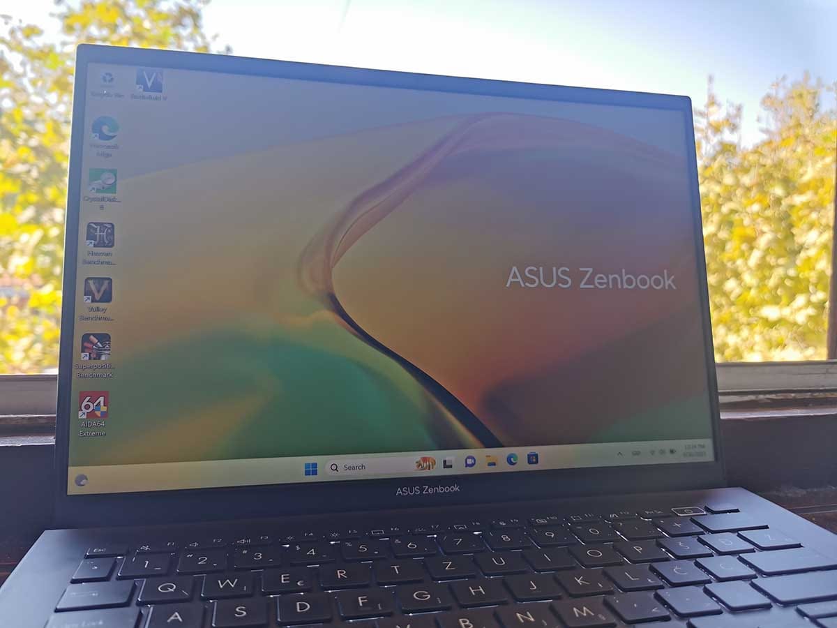  ASUS Zenbook 14 UM3402 _ Foto Mondo (12).jpg - SmartLife / Miloš B. Jovanović 