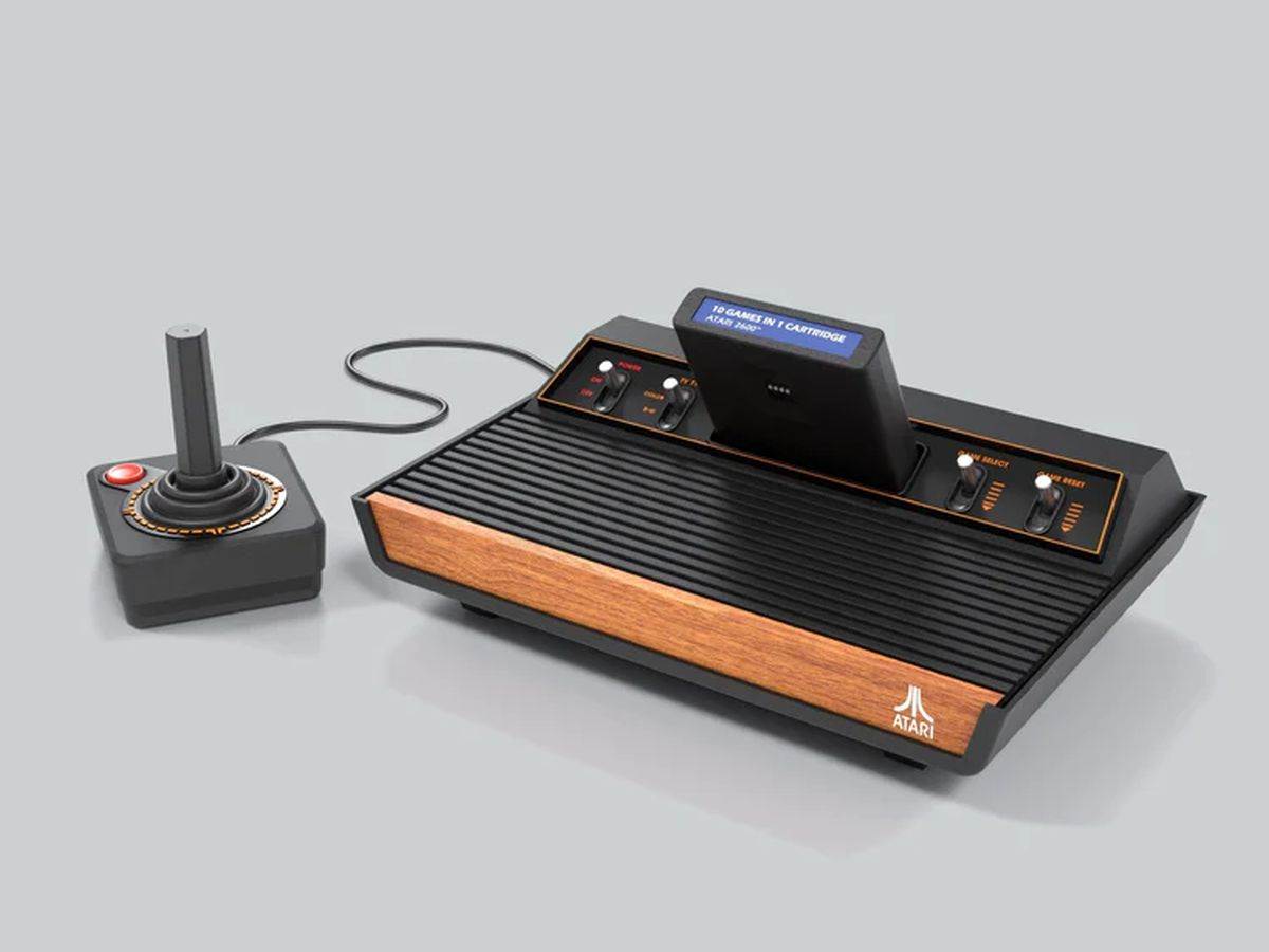 Atari 2600+, konzola Atari 2600+, konzola
