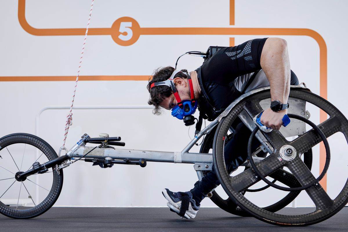 Multi-functional treadmill area-Wheelchair cycling _ Foto Huawei.jpg   Multi-functional treadmill area-Wheelchair cycling _ Foto Huawei.jpg