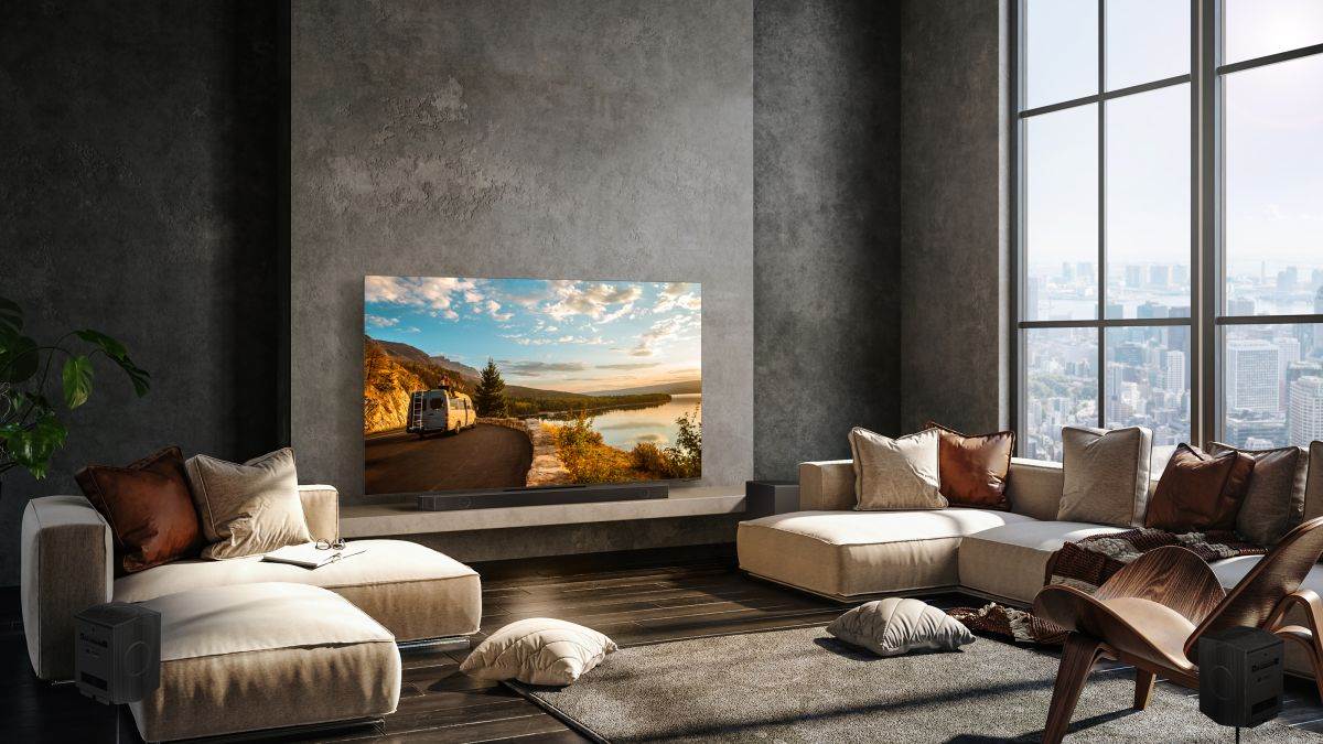  Samsung Neo QLED 8K_QN900C_With Soundbar.jpg 