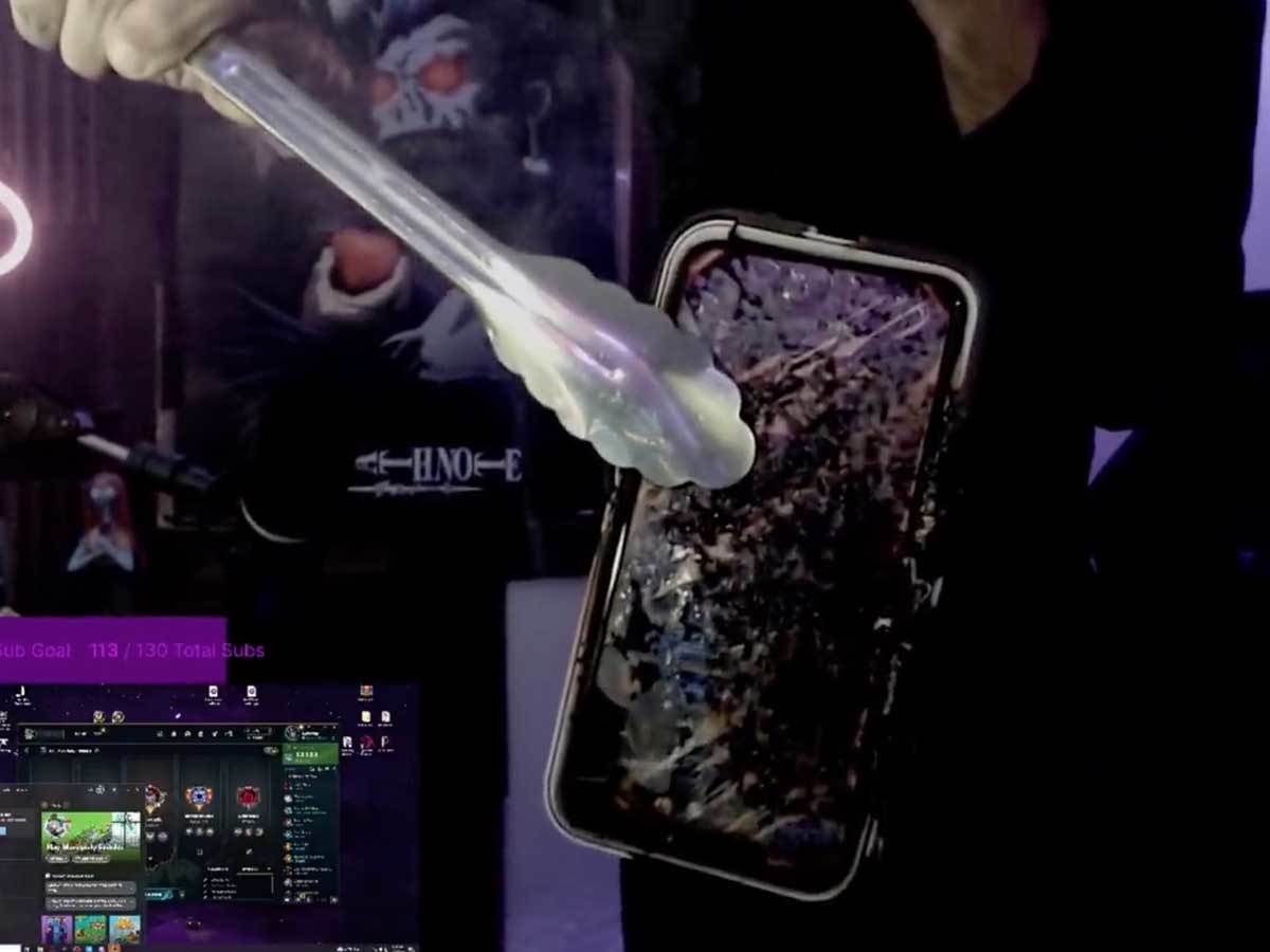 iPhone nakon eksplozije baterije uživo tokom strima   iPhone nakon eksplozije baterije uživo tokom strima