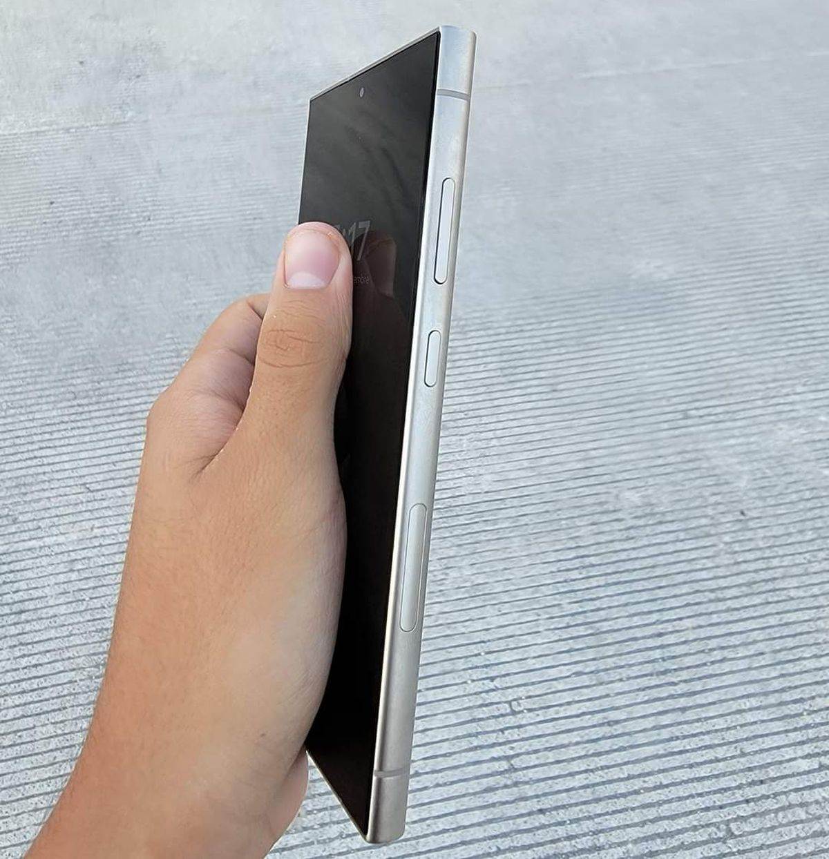  Samsung Galaxy S24 Ultra _ Foto Twitter @DavidMa05368498 - Twitter / @DavidMa05368498 