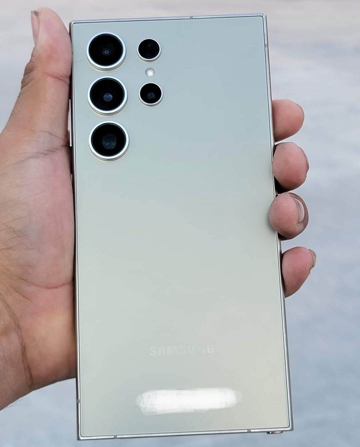  Samsung Galaxy S24 Ultra _ Foto Twitter @DavidMa05368498 (3).jpg 