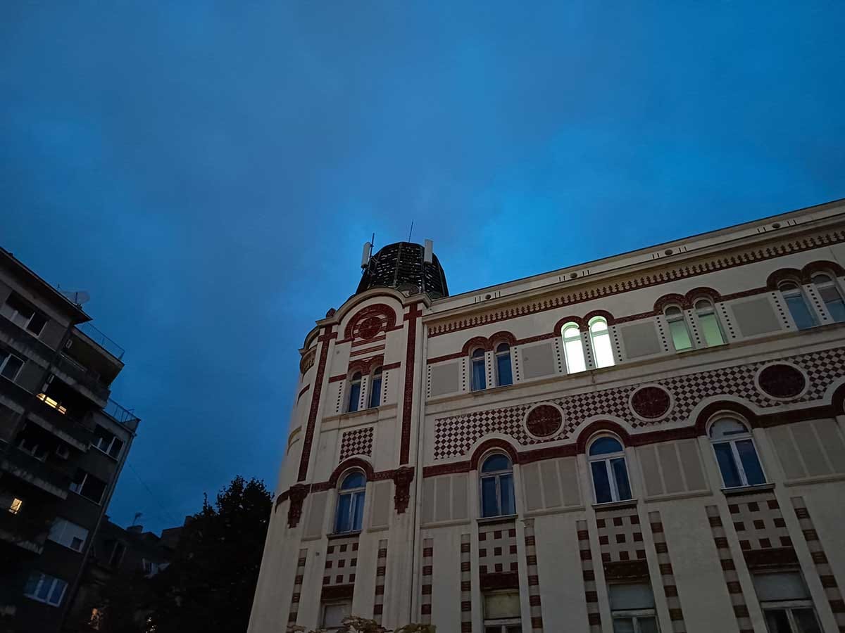 TECNO Phantom V Flip test kamere noć 5.jpg - SmartLife / Ilija Baošić   TECNO Phantom V Flip test kamere noć 5.jpg - SmartLife / Ilija Baošić