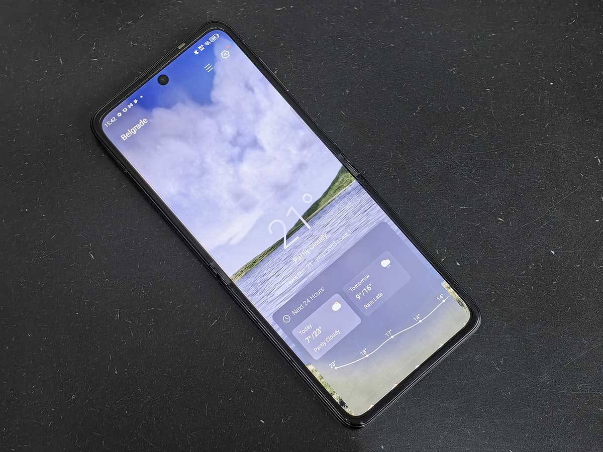 TECNO Phantom V Flip 5G glavni ekran   TECNO Phantom V Flip 5G glavni ekran