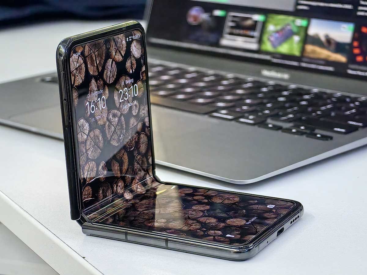 TECNO Phantom V Flip 5G dizajn   TECNO Phantom V Flip 5G dizajn