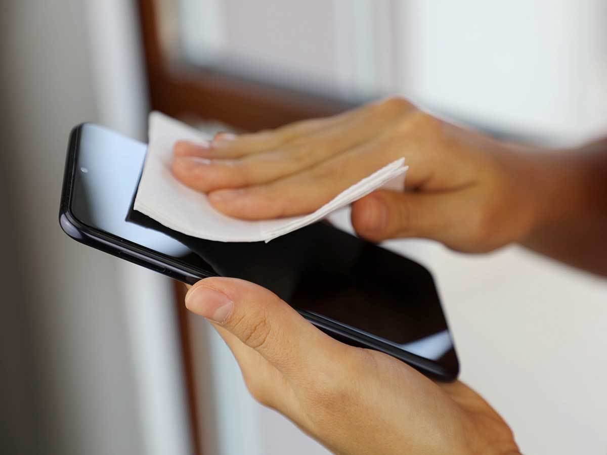 Nepravilno čišćenje telefona   Nepravilno čišćenje telefona