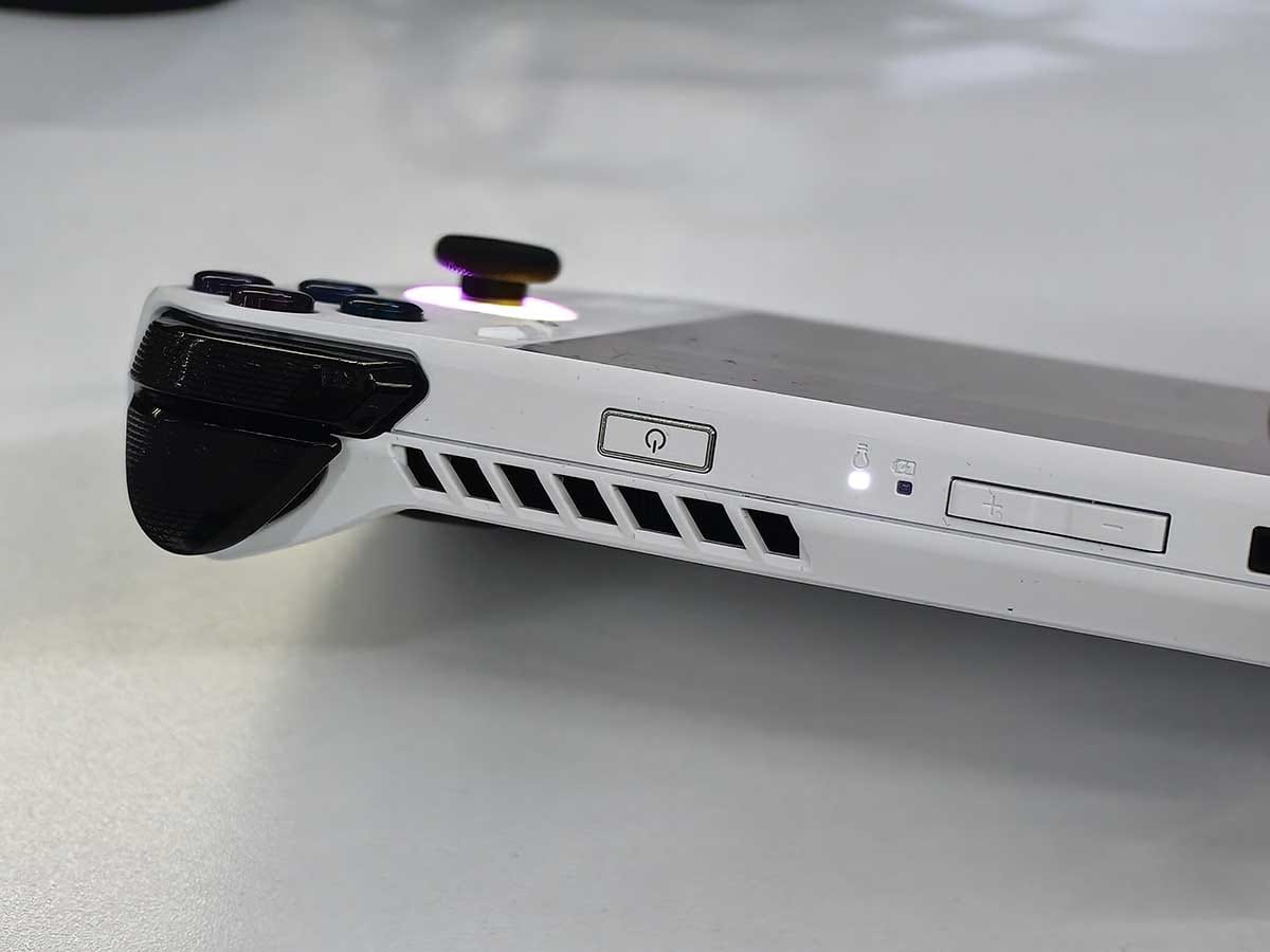 ASUS ROG Ally 4.jpg   ASUS ROG Ally 4.jpg