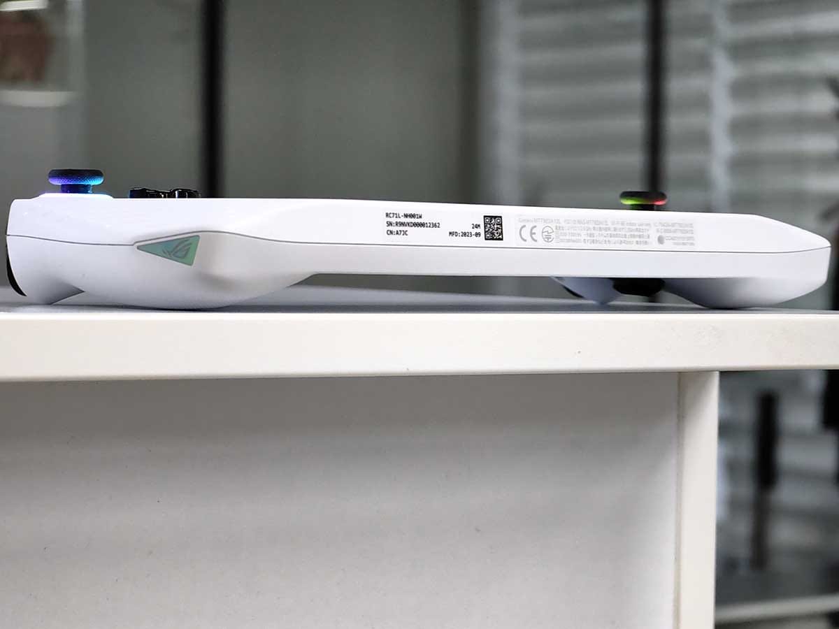  ASUS ROG Ally 12.jpg 