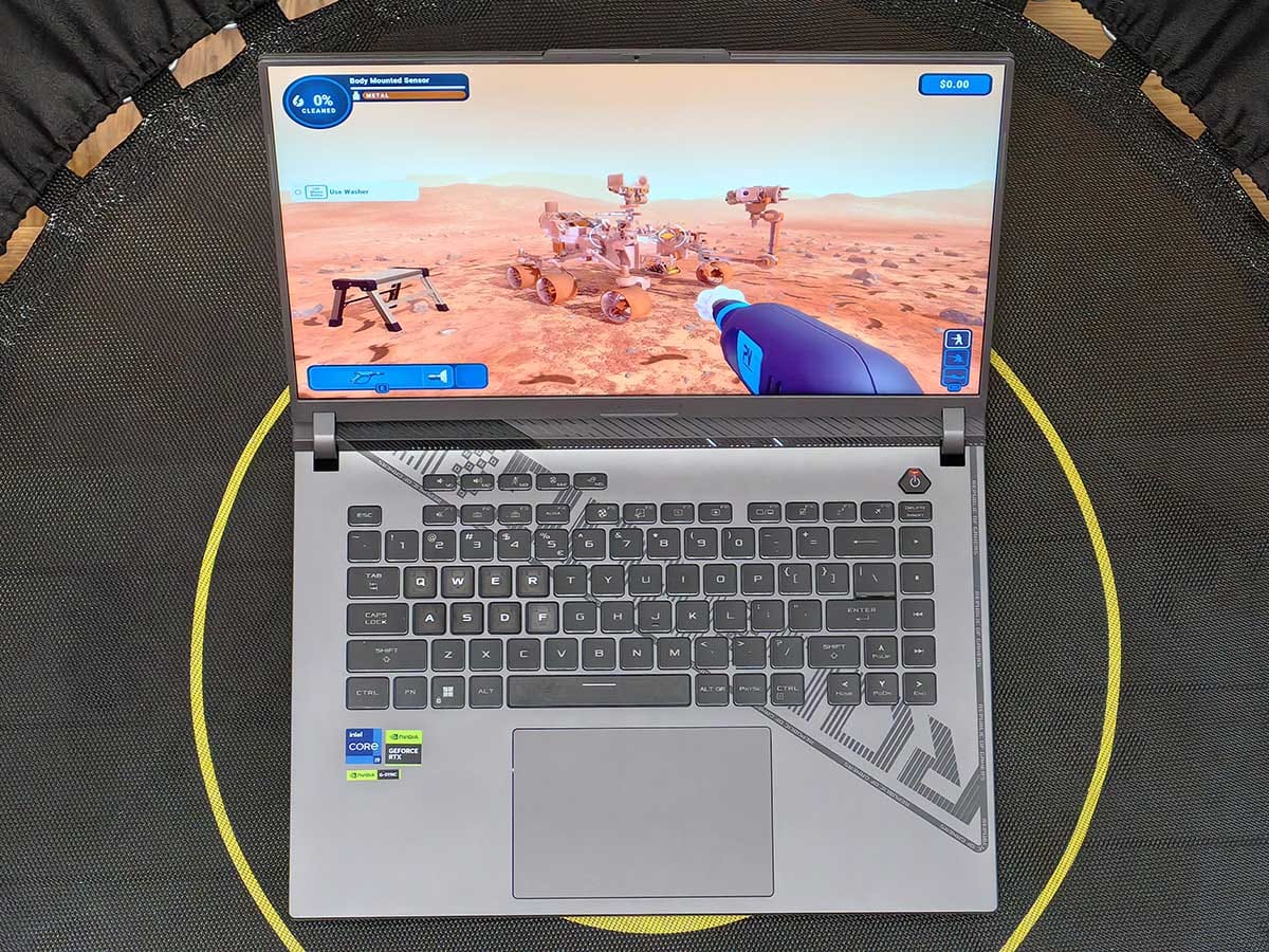 ASUS ROG STRIX G16 materijali i izrada ASUS ROG STRIX G16 materijali i izrada