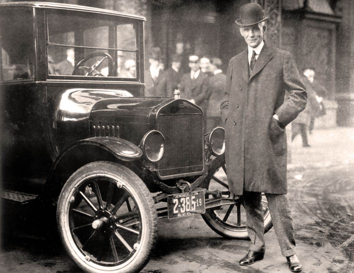 3 Henri Ford _ Ford Model T 1921. _ Foto Wikimedia Public domain.jpg   3 Henri Ford _ Ford Model T 1921. _ Foto Wikimedia Public domain.jpg