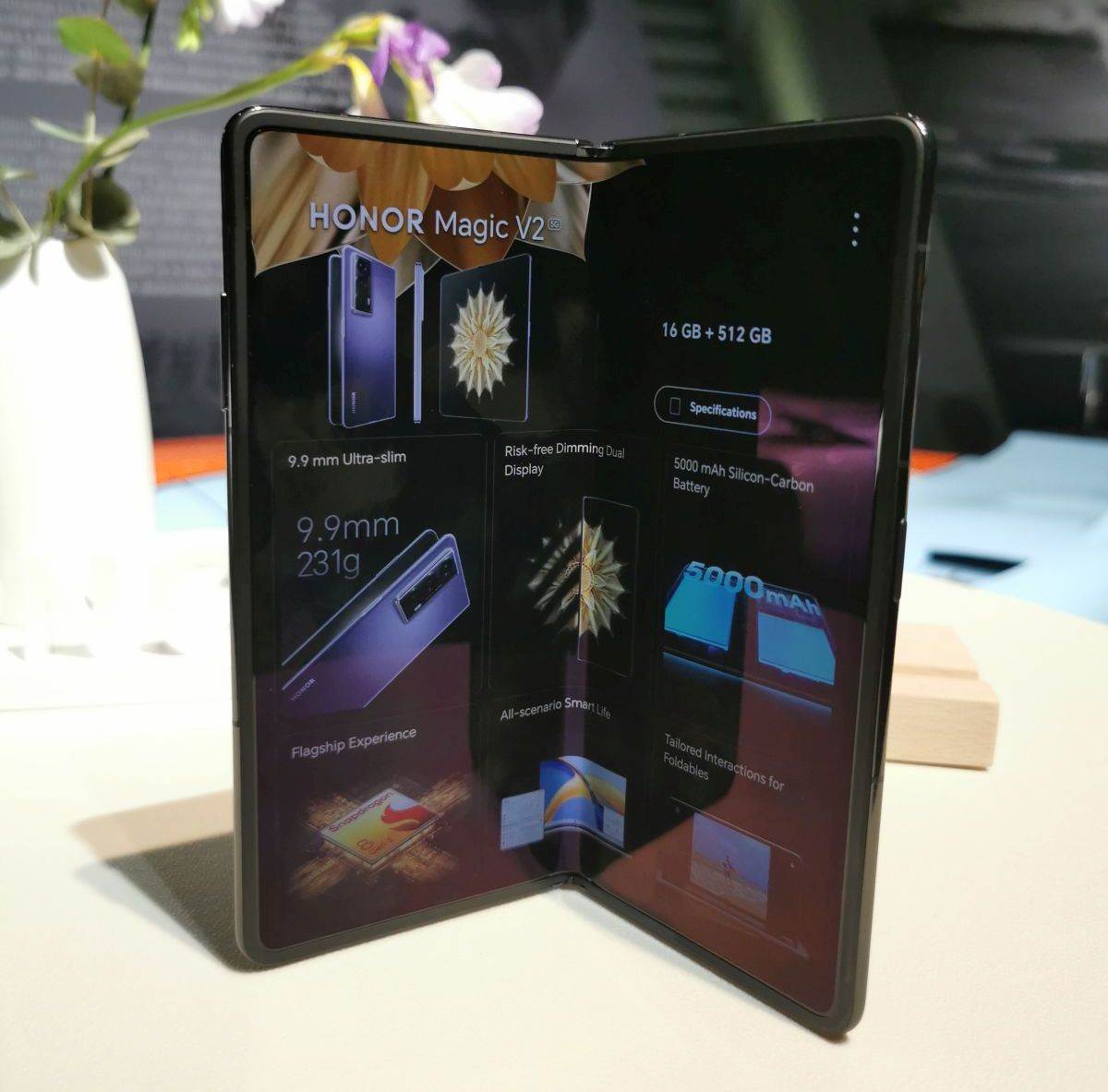  Honor Magic V2 _ telefon na preklop _ Foto SmartLife (1).jpg - MBJ / SmartLife 