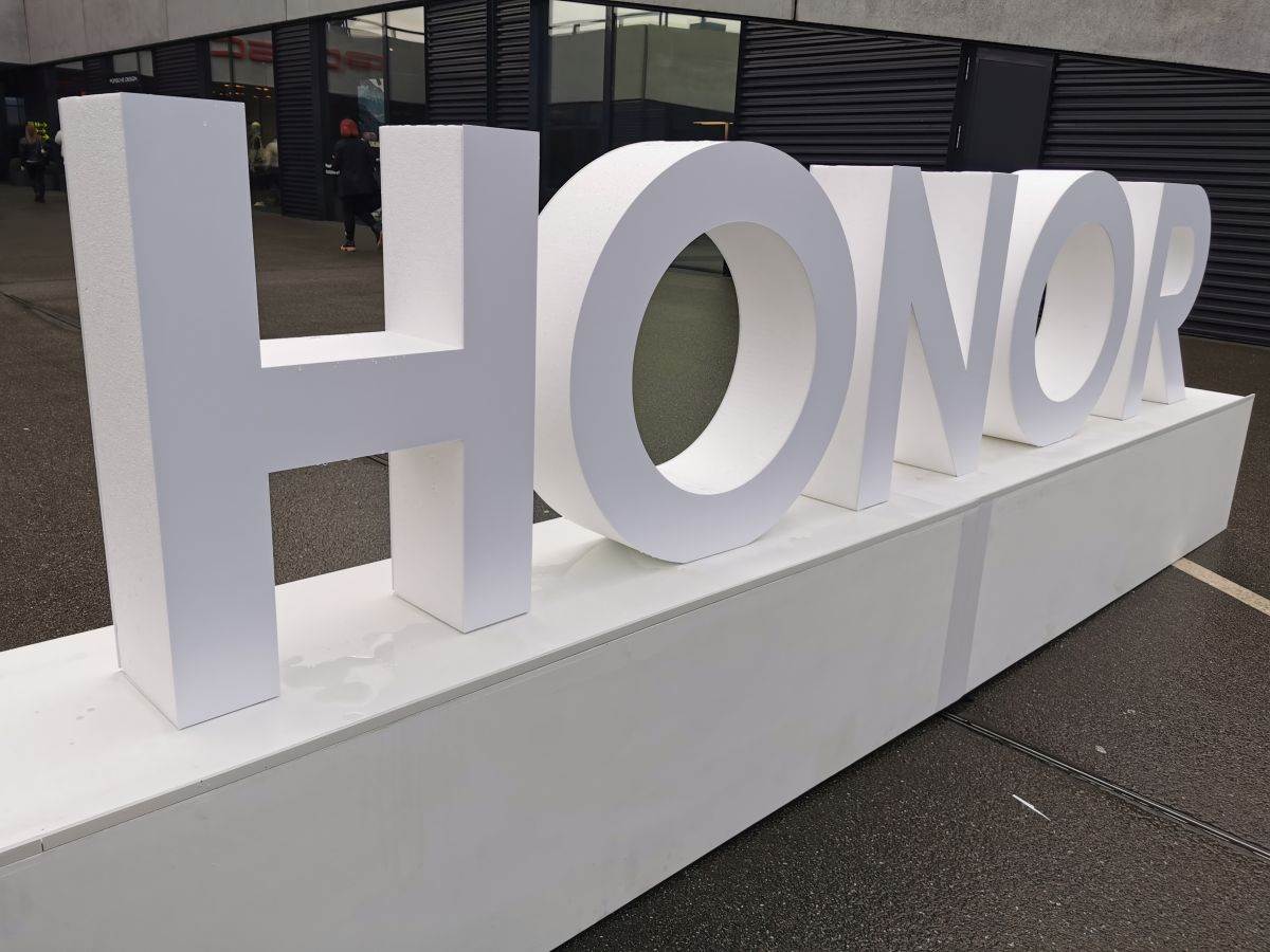 Honor _ logo _ Foto MBJ SmartLife.jpg   Honor _ logo _ Foto MBJ SmartLife.jpg