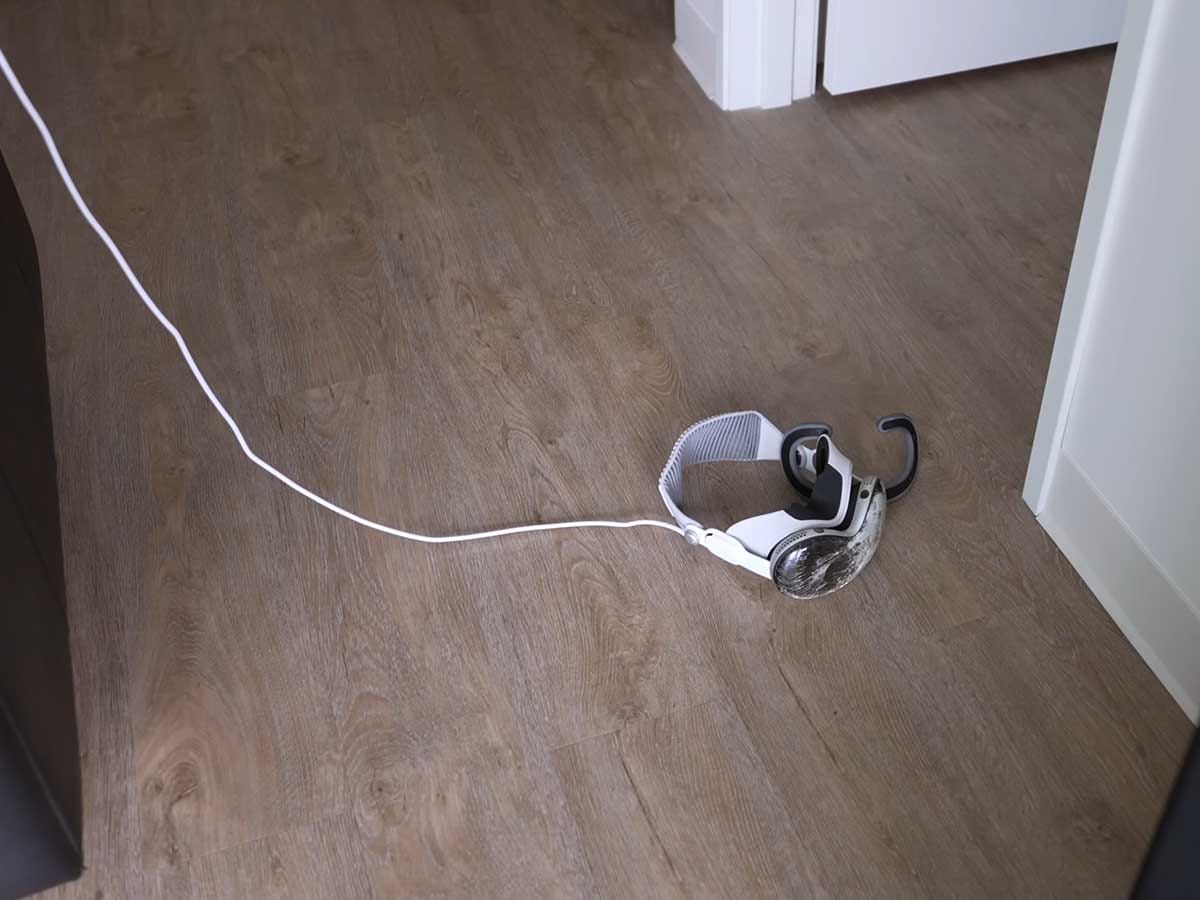 Apple Vision Pro test izdržljivosti AppleTrack 6.jpg - YouTube / AppleTrack   Apple Vision Pro test izdržljivosti AppleTrack 6.jpg - YouTube / AppleTrack