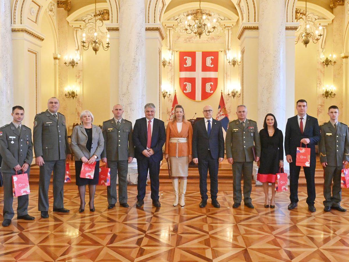 Ministarstvo odbrane _ Vojska Srbije _ Telekom Srbija _ jeftinije usluge mobilne telefonije _ Foto Ministarstvo odbrane (5).jpg   Ministarstvo odbrane _ Vojska Srbije _ Telekom Srbija _ jeftinije usluge mobilne telefonije _ Foto Ministarstvo odbrane (5).jpg