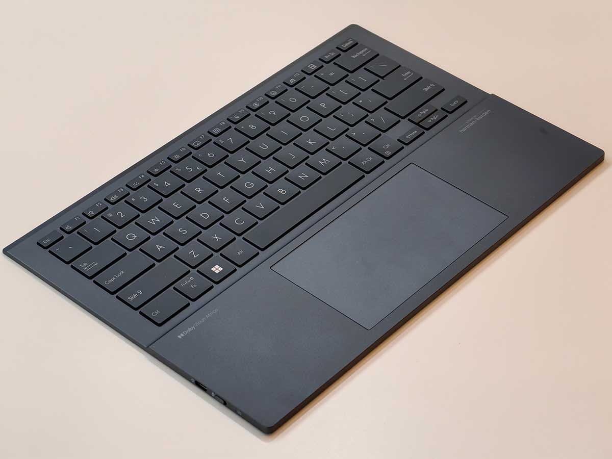  Zenbook Duo 2024 tastatura 