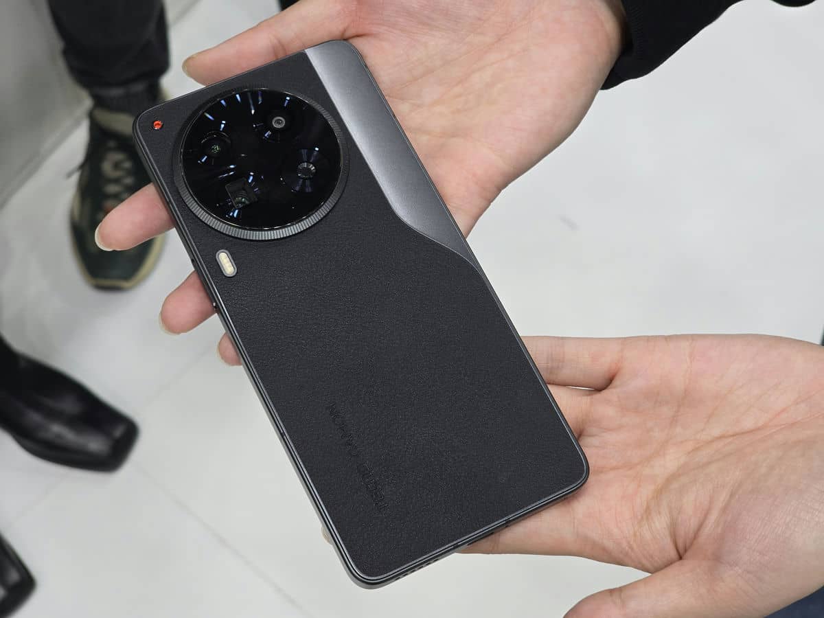 TECNO CAMON 30 serija 9.jpg - SmartLife / Ilija Baošić   TECNO CAMON 30 serija 9.jpg - SmartLife / Ilija Baošić