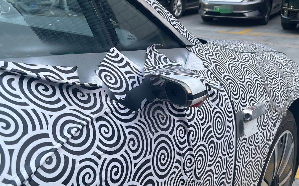 Xiangjie X4 – Novi BAIC-Huawei elektični automobil maskiran zbog test vožnje (2).jpg - CarNewsChina   Xiangjie X4 – Novi BAIC-Huawei elektični automobil maskiran zbog test vožnje (2).jpg - CarNewsChina