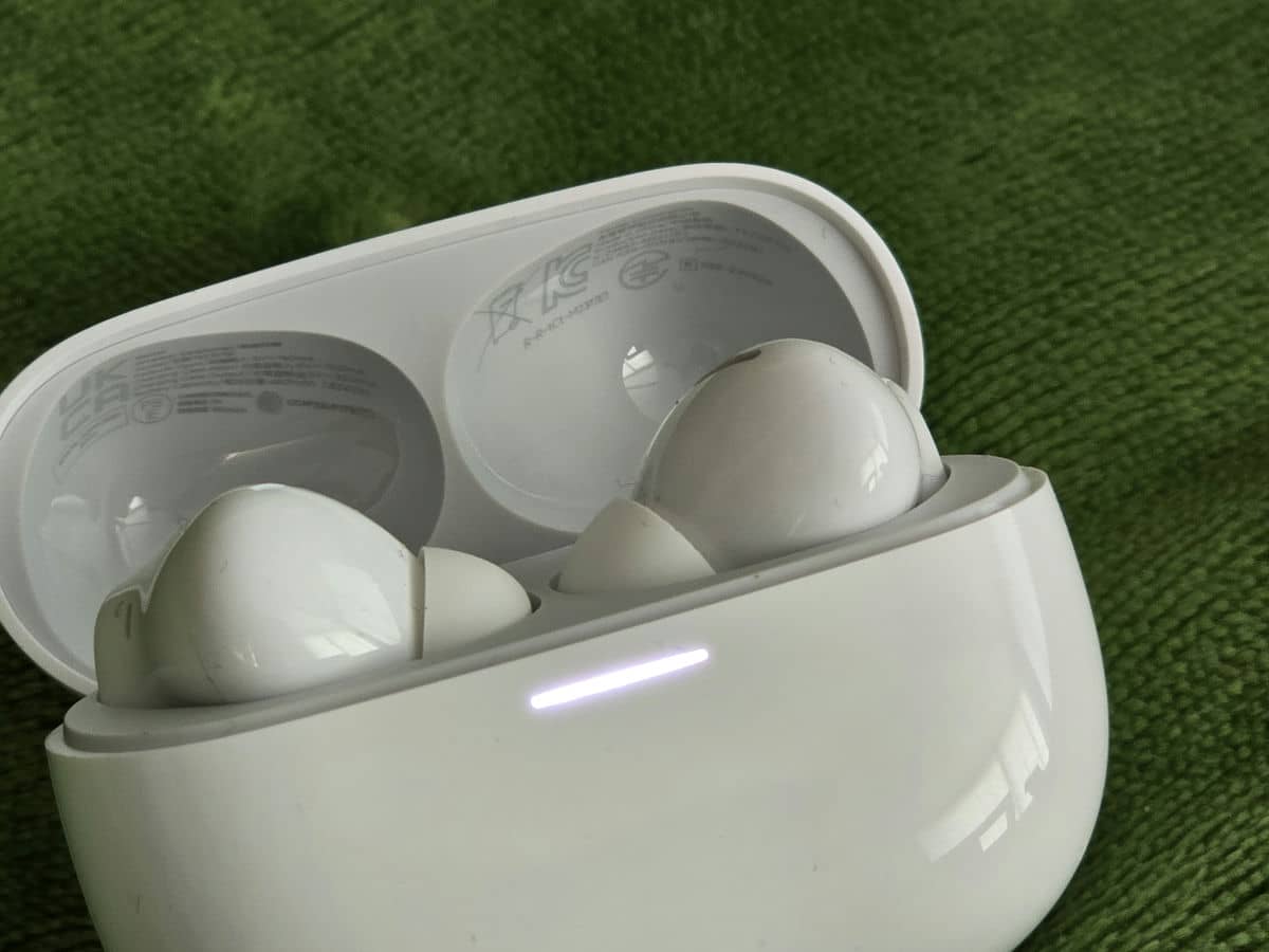 Redmi Buds 5 Pro dizajn 11.jpg   Redmi Buds 5 Pro dizajn 11.jpg