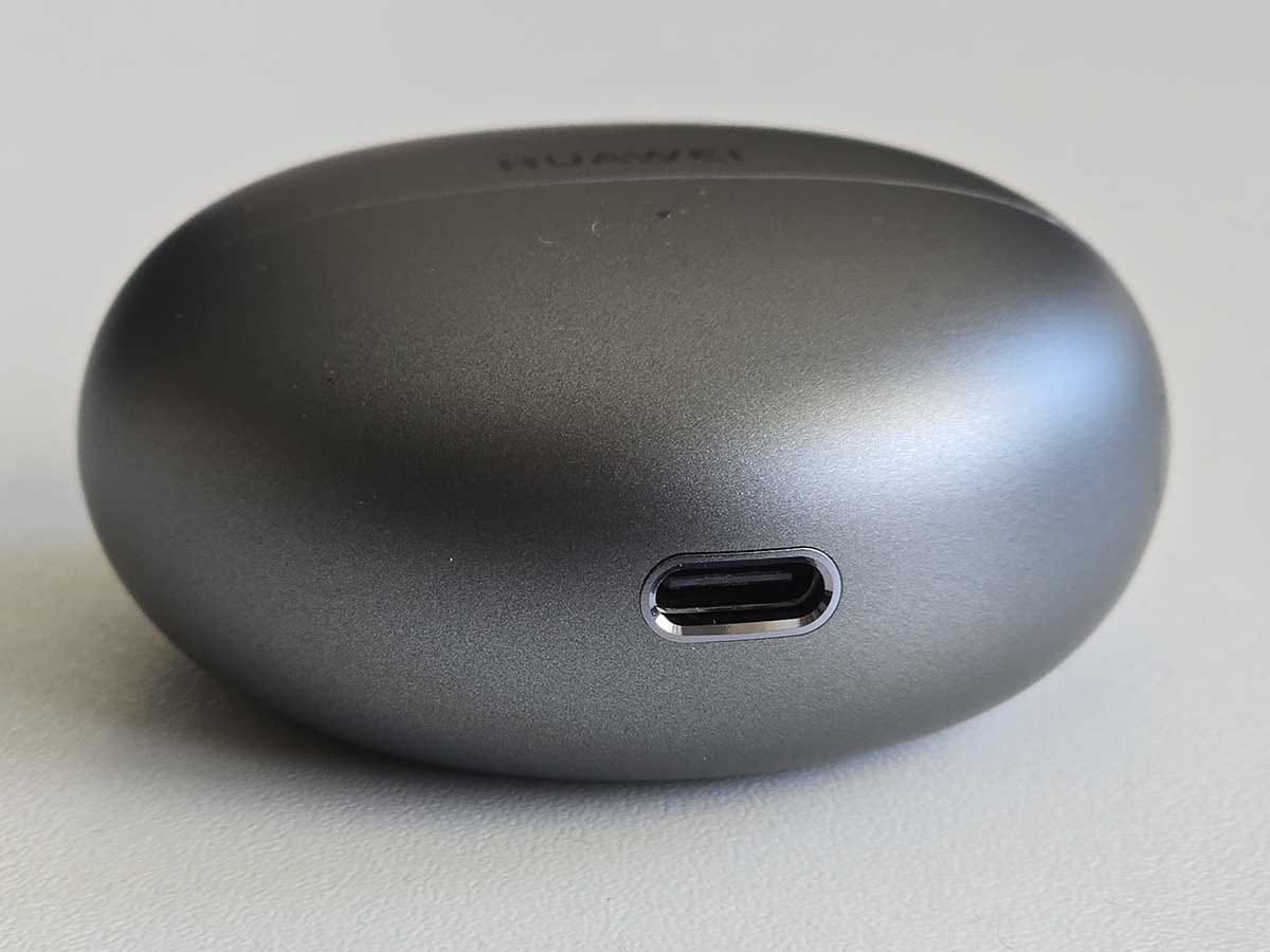 Huawei FreeClip kutijica 3.jpg   Huawei FreeClip kutijica 3.jpg