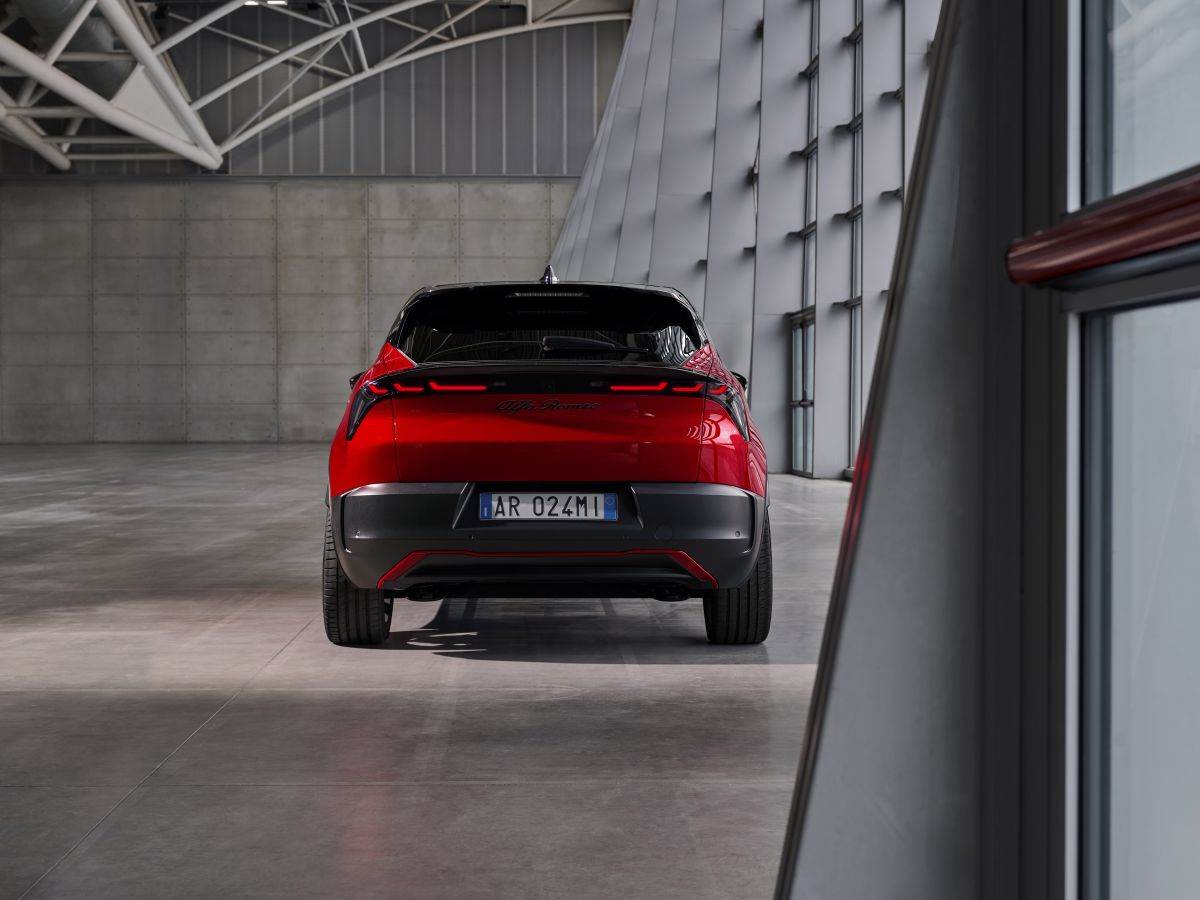  Alfa Romeo Milano _ Foto Alfa Romeo (17).jpg - Alfa Romeo 