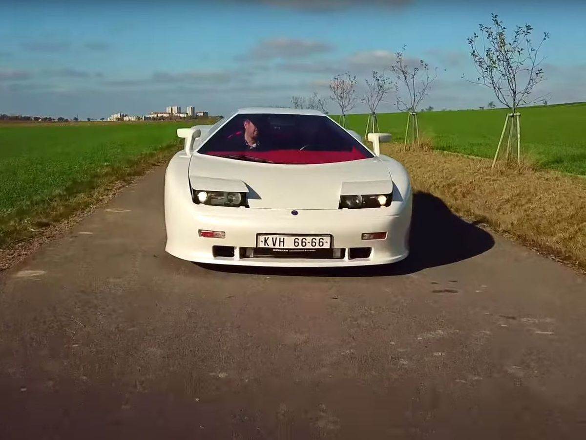  MTX Tatra V8 _ YouTube Steering Media (1).jpg - YouTube / Steering Media 