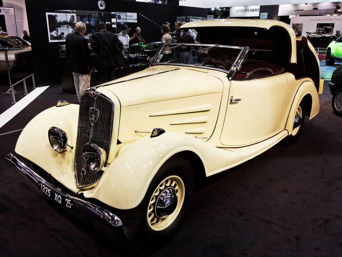  Peugeot 401D Eclipse _ Wikimedia Thesupermat.jpg - Wikimedia / Thesupermat 