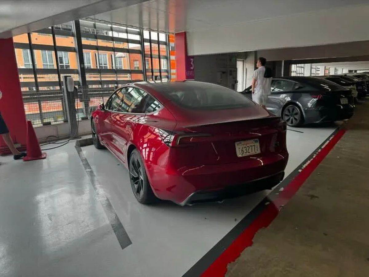 Tesla Model 3 Performance _ Foto Electrek via Instagram Barbie Acevez (4).jpg Tesla Model 3 Performance _ Foto Electrek via Instagram Barbie Acevez (4).jpg