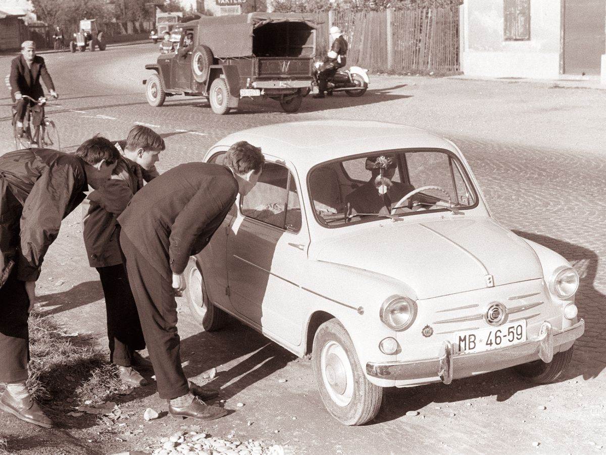  4 Zastava 750 _ Fića _ Foto Wikimedia Public domain (2).jpg 