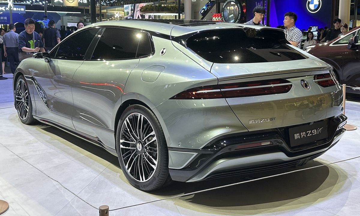  Denza Z9GT _ Foto Wikimedia JustAnotherCarDesigner Public domain (2).jpg - Wikimedia / JustAnotherCarDesigner / Public domain 