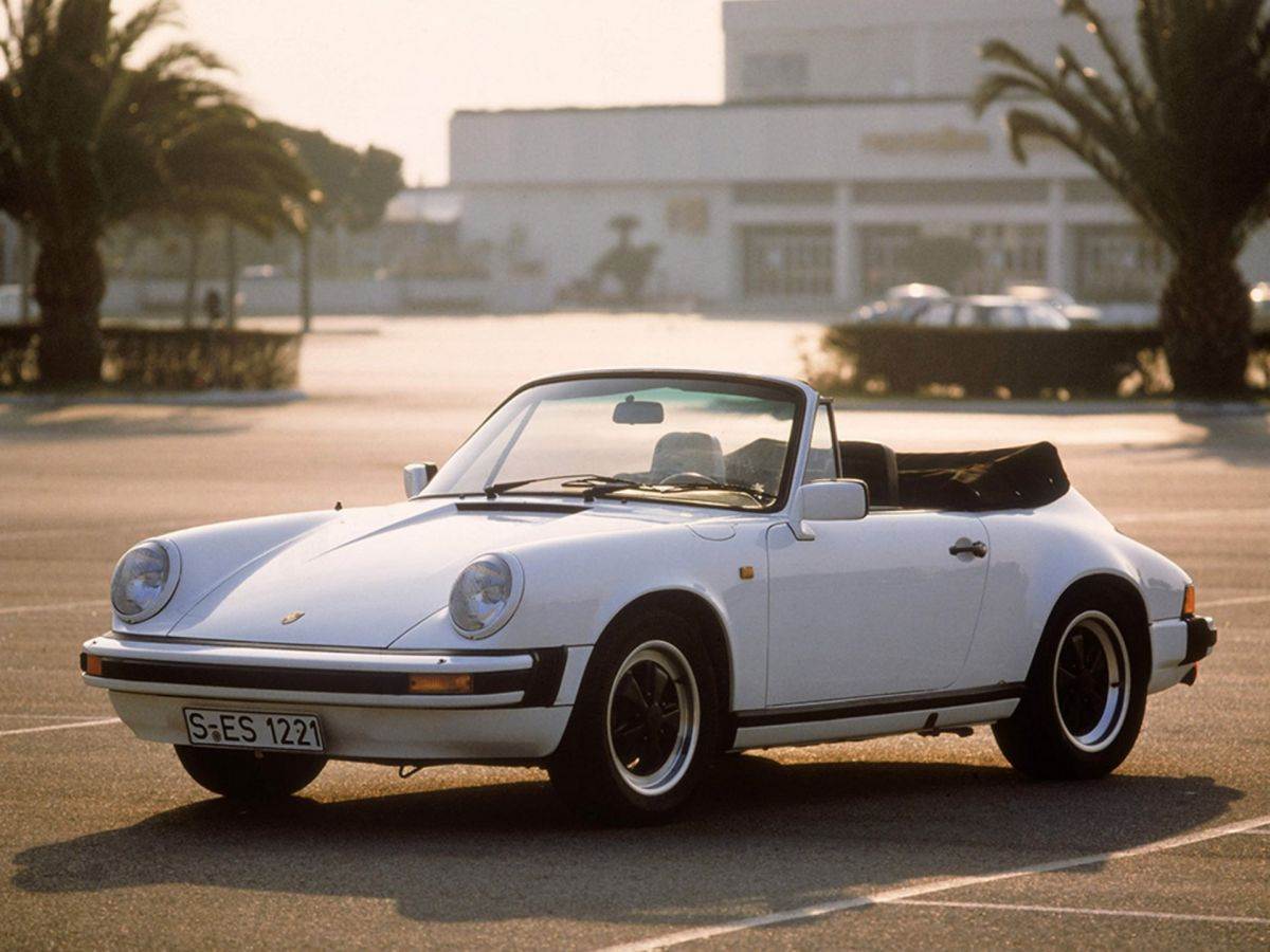  5 Porsche 911 Cabriolet (930) - 1983 _ Foto Porsche.jpg - Porsche 