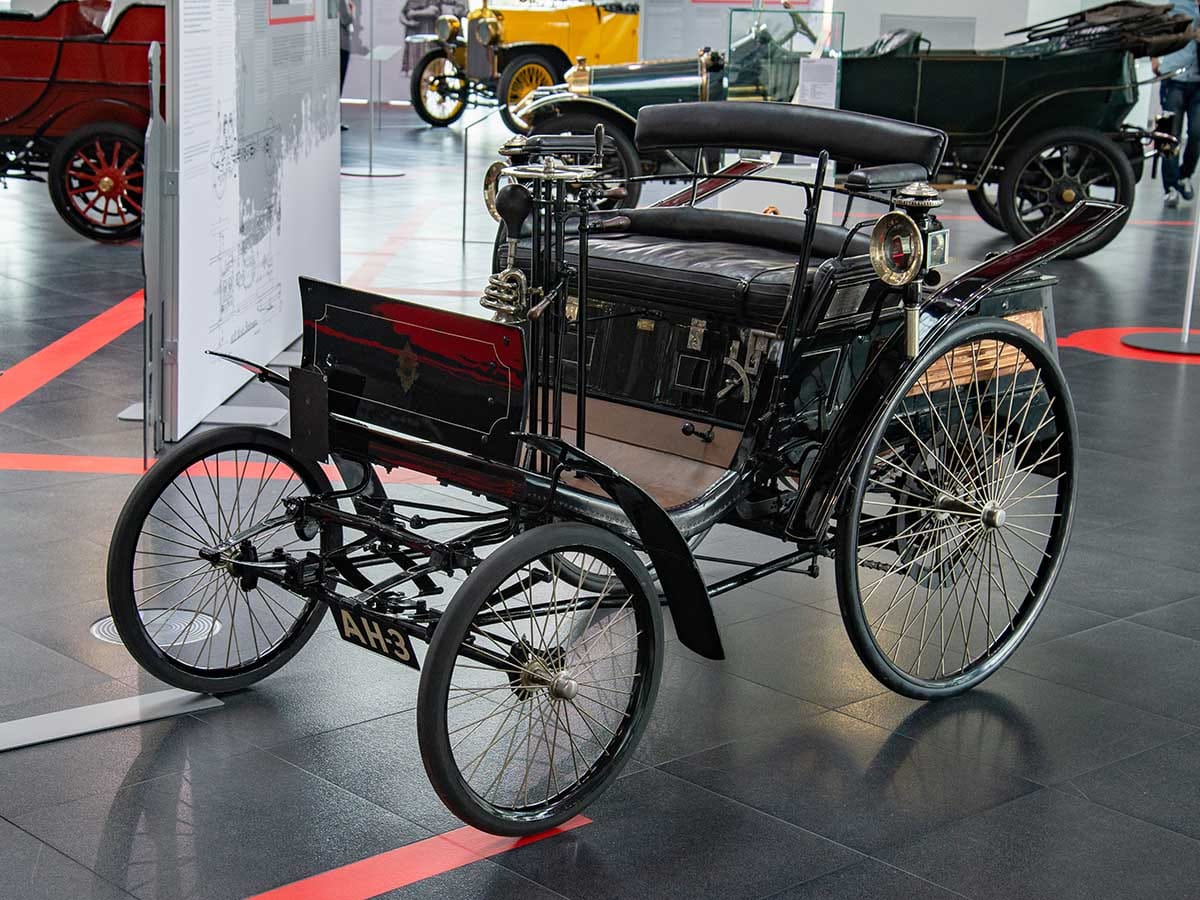  Benz Velo 7.jpg - Shutterstock / S.Candide 