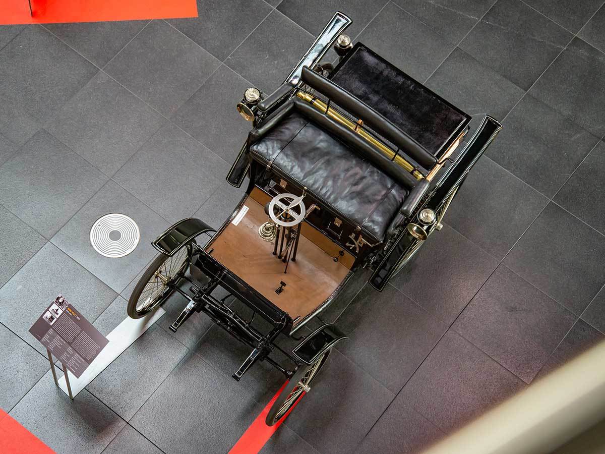  Benz Velo 2.jpg - Shutterstock / S.Candide 