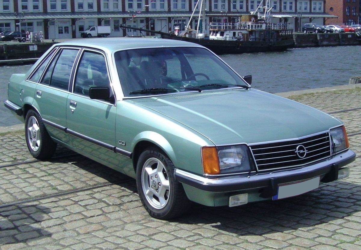  1 Opel Semator _ Foto Wikimedia Tvabutzku1234.jpg - Wikimedia / Tvabutzku1234 