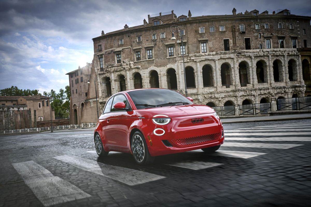 Fiat 500e 2024 _ Foto Fiat (4).jpg - Stellantis / Fiat   Fiat 500e 2024 _ Foto Fiat (4).jpg - Stellantis / Fiat